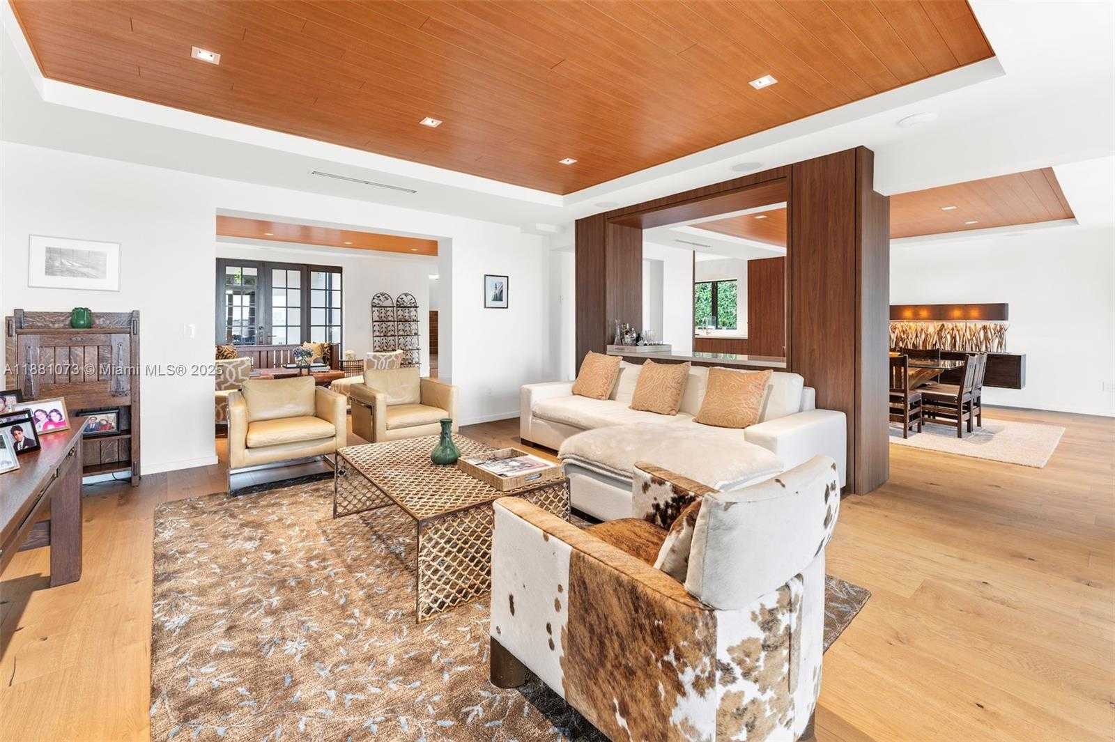 Small Image of 1277 NORTH VENETIAN WAY, Miami Number 16
