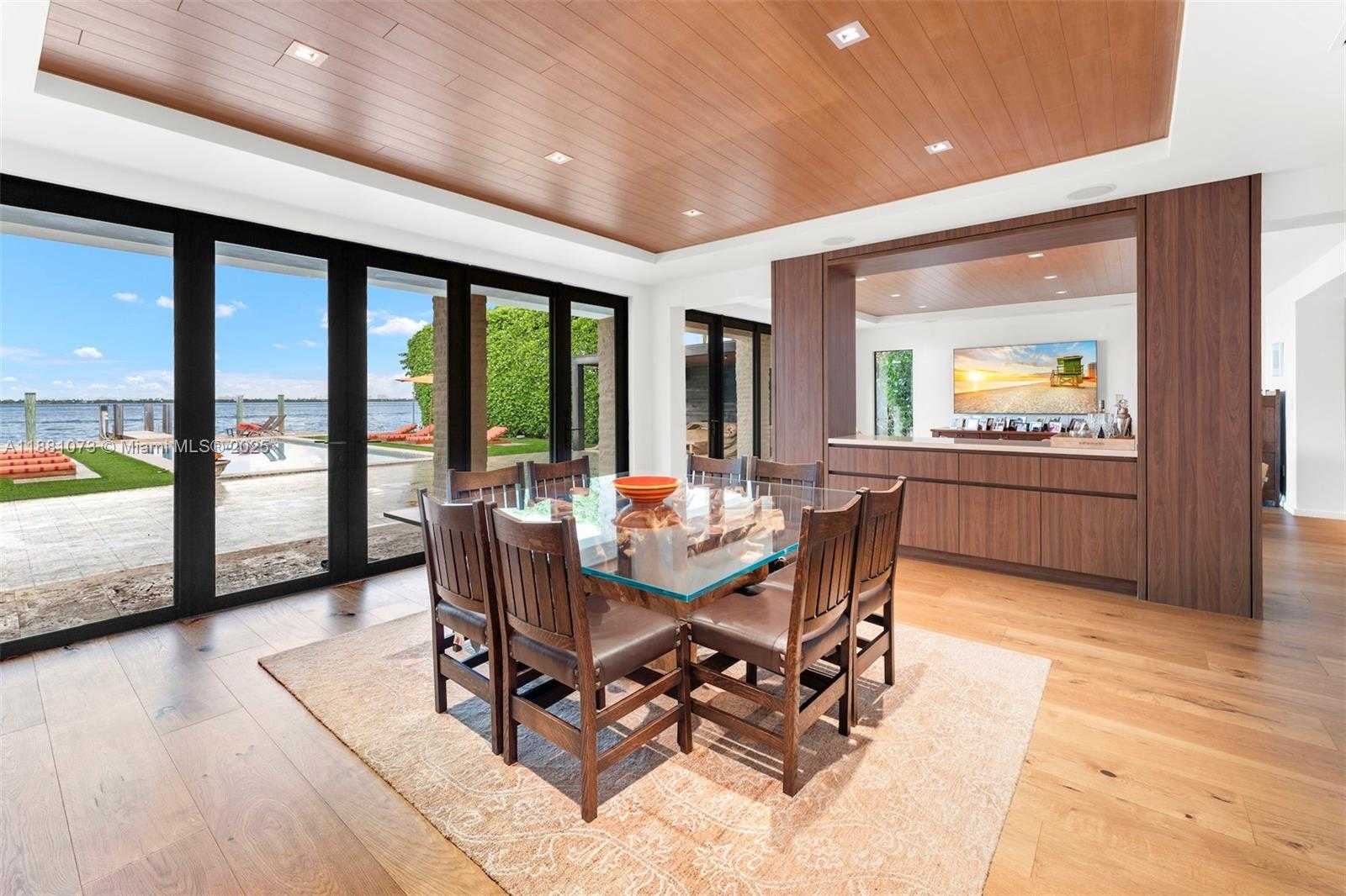 Small Image of 1277 NORTH VENETIAN WAY, Miami Number 17