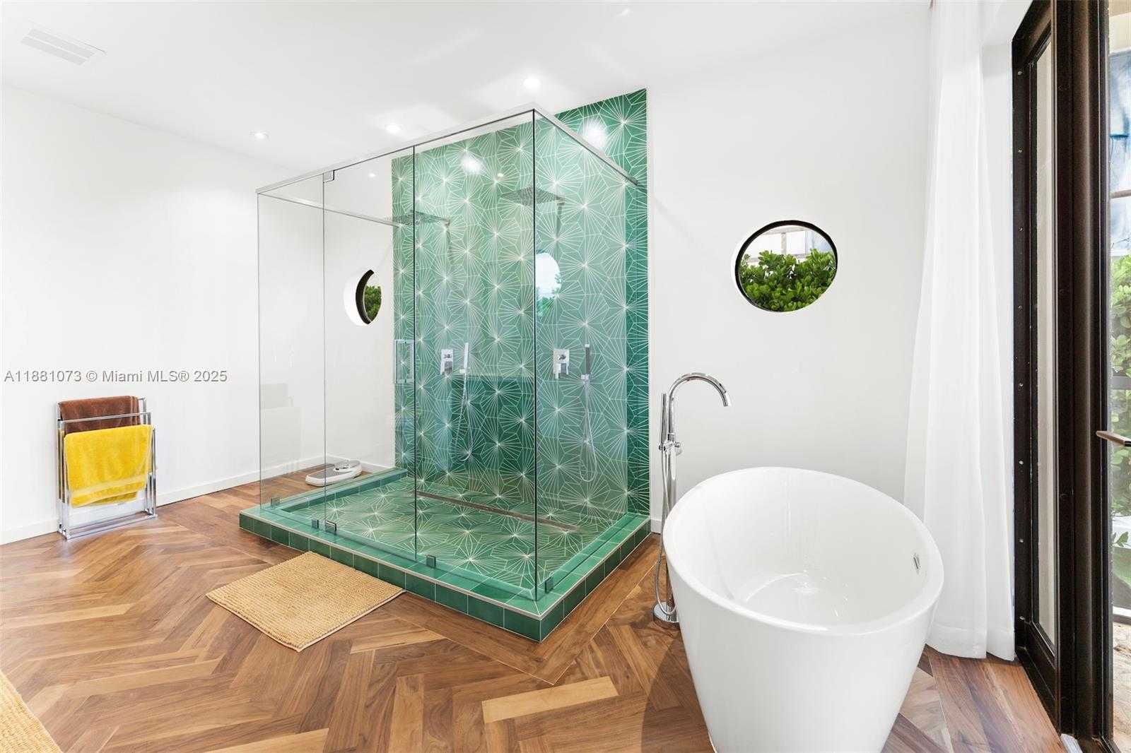 Small Image of 1277 NORTH VENETIAN WAY, Miami Number 19