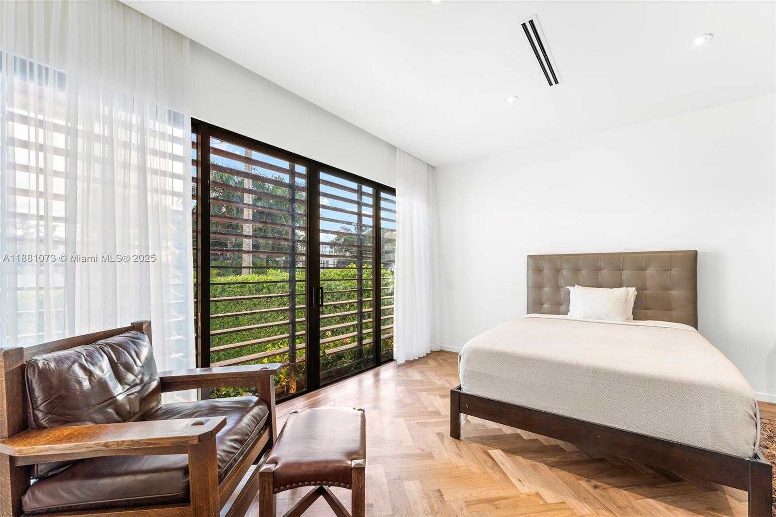 Small Image of 1277 NORTH VENETIAN WAY, Miami Number 23