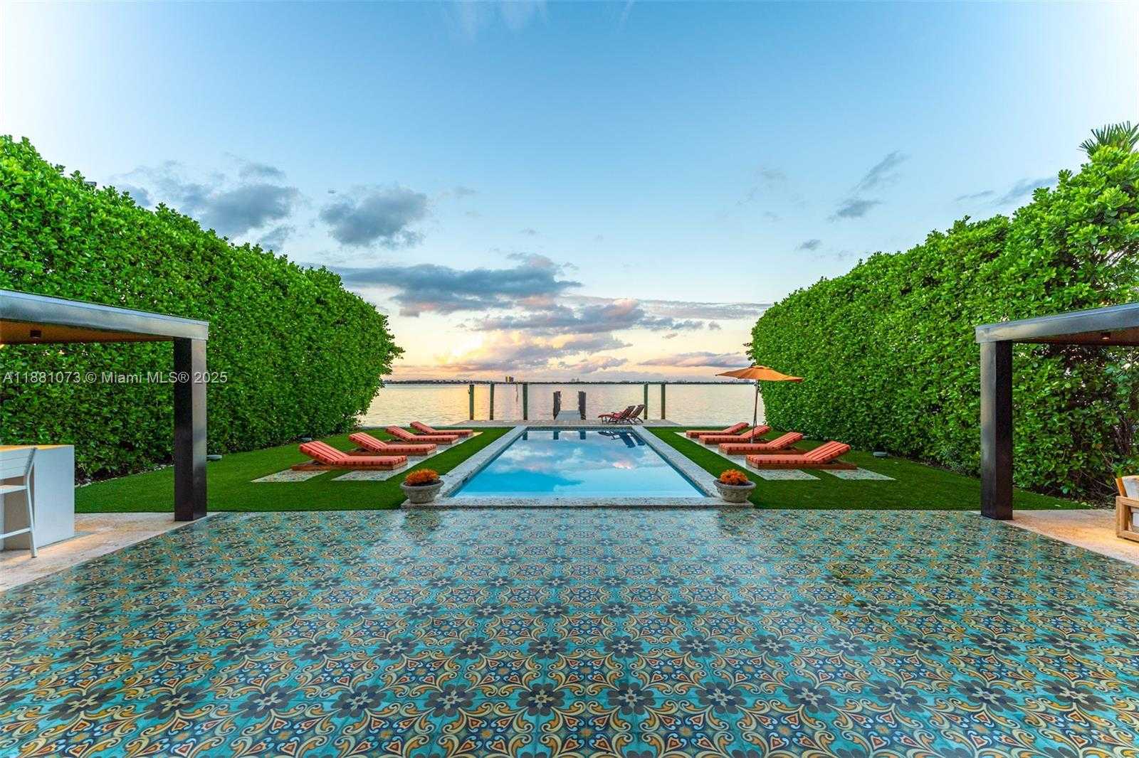 Small Image of 1277 NORTH VENETIAN WAY, Miami Number 31