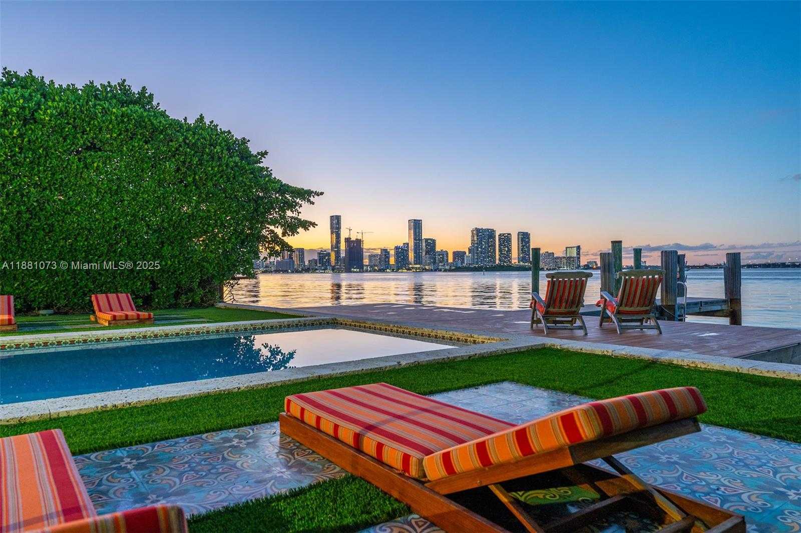 Small Image of 1277 NORTH VENETIAN WAY, Miami Number 5