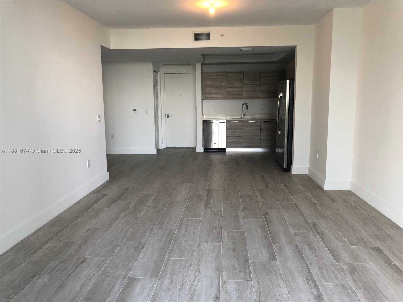Small Image of 121 NORTH EAST 34TH ST #812, Miami Number 4