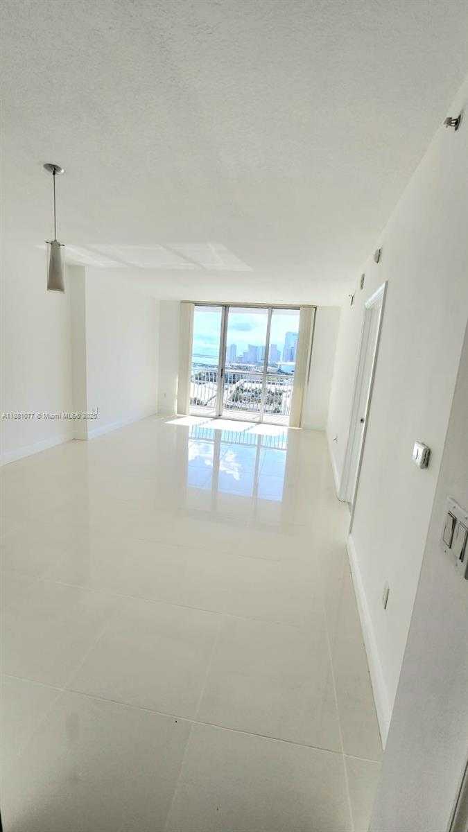 Small Image of 1750 NORTH BAYSHORE DR #2010, Miami Number 12