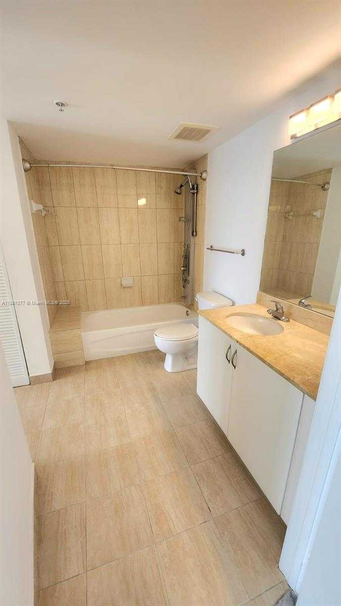 Small Image of 1750 NORTH BAYSHORE DR #2010, Miami Number 17