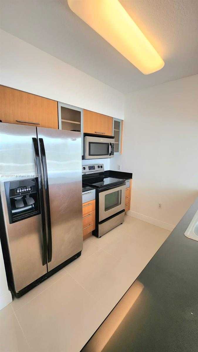 Small Image of 1750 NORTH BAYSHORE DR #2010, Miami Number 7
