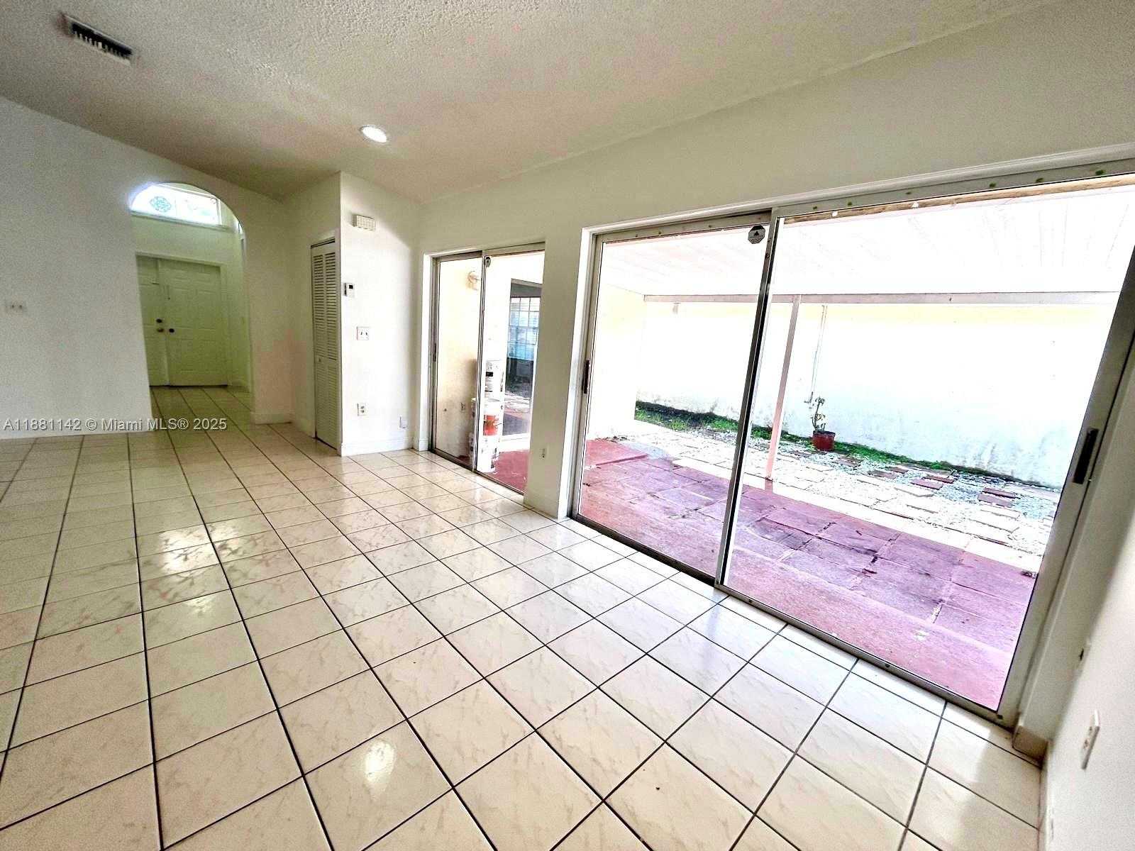 Small Image of 18800 NORTH WEST 84TH AVE, Hialeah Number 14