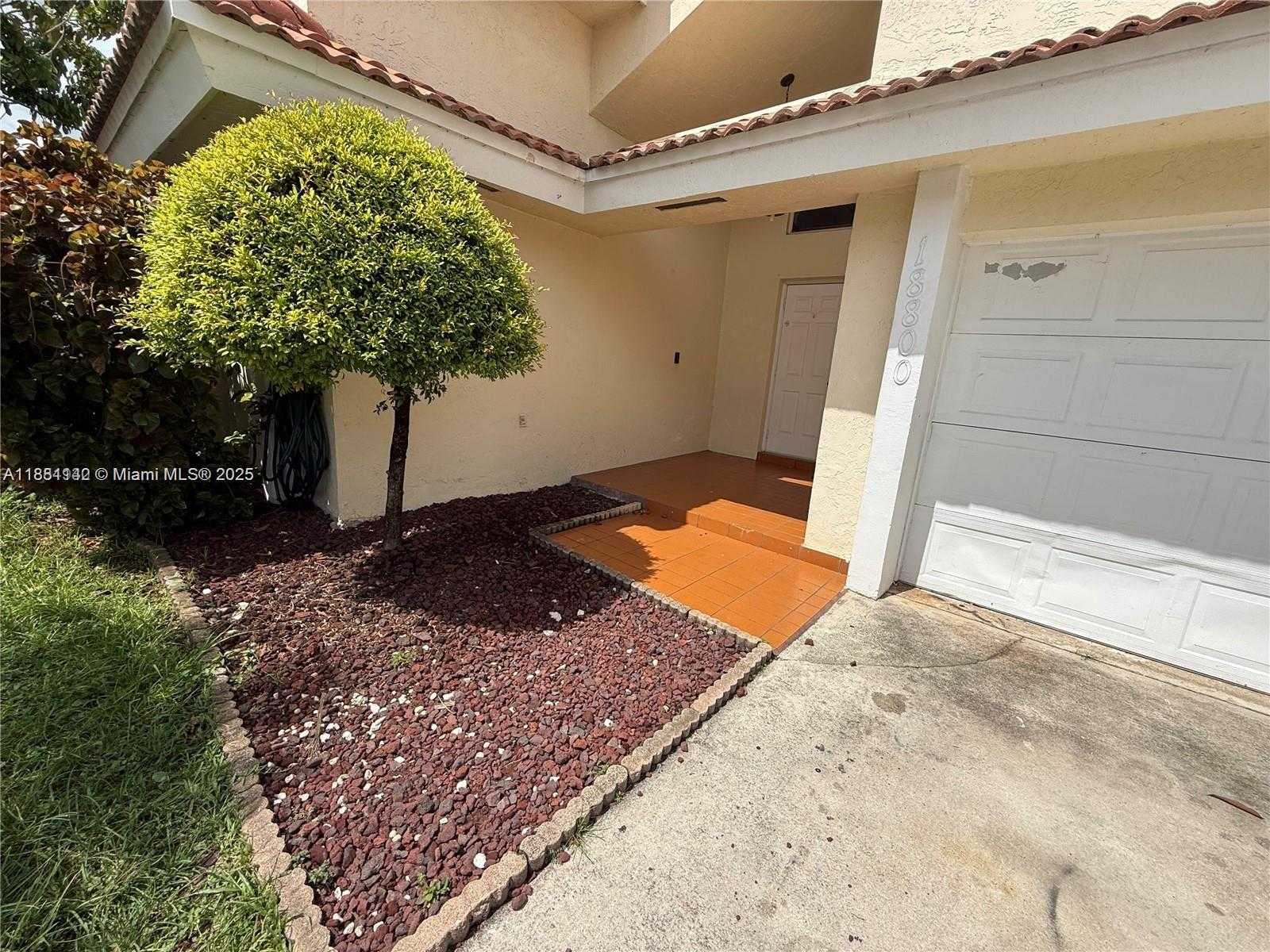Small Image of 18800 NORTH WEST 84TH AVE, Hialeah Number 16