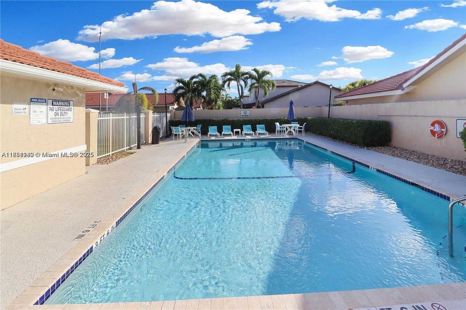 Small Image of 18800 NORTH WEST 84TH AVE, Hialeah Number 19