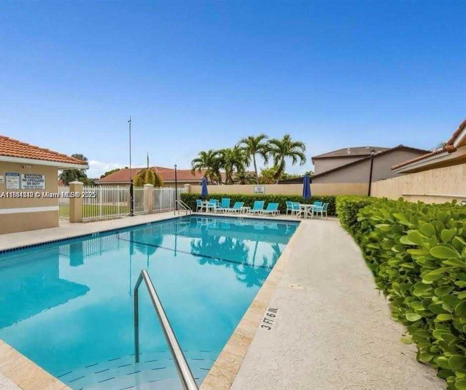 Small Image of 18800 NORTH WEST 84TH AVE, Hialeah Number 20