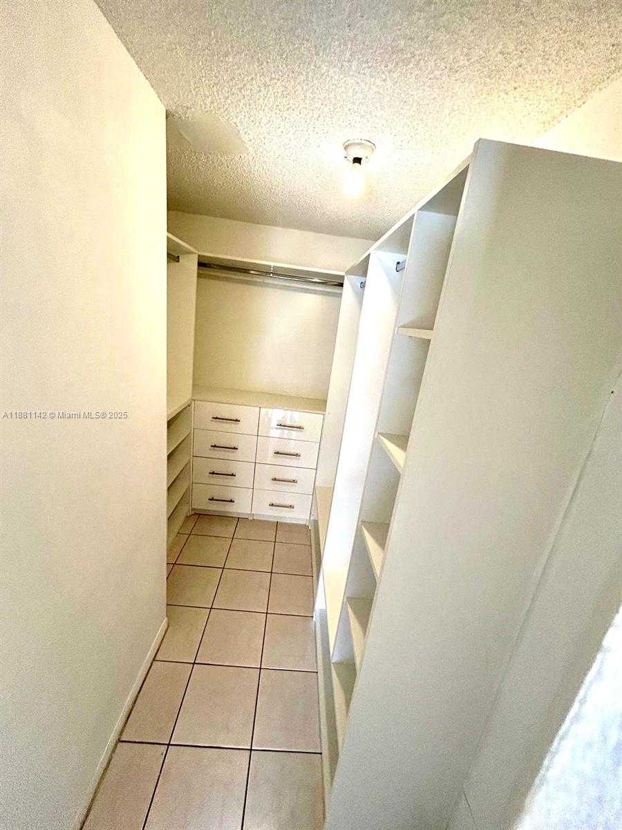 Small Image of 18800 NORTH WEST 84TH AVE, Hialeah Number 3