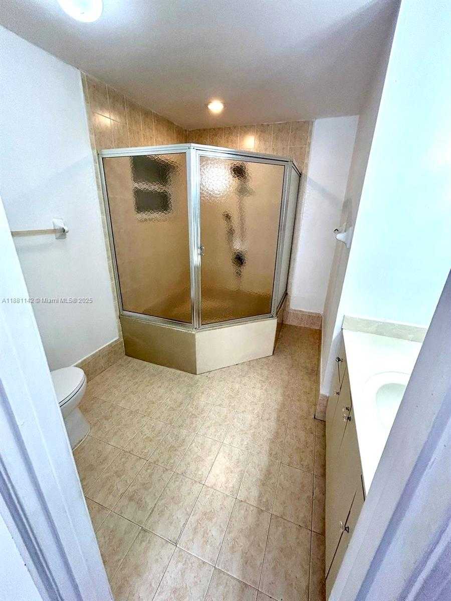 Small Image of 18800 NORTH WEST 84TH AVE, Hialeah Number 4