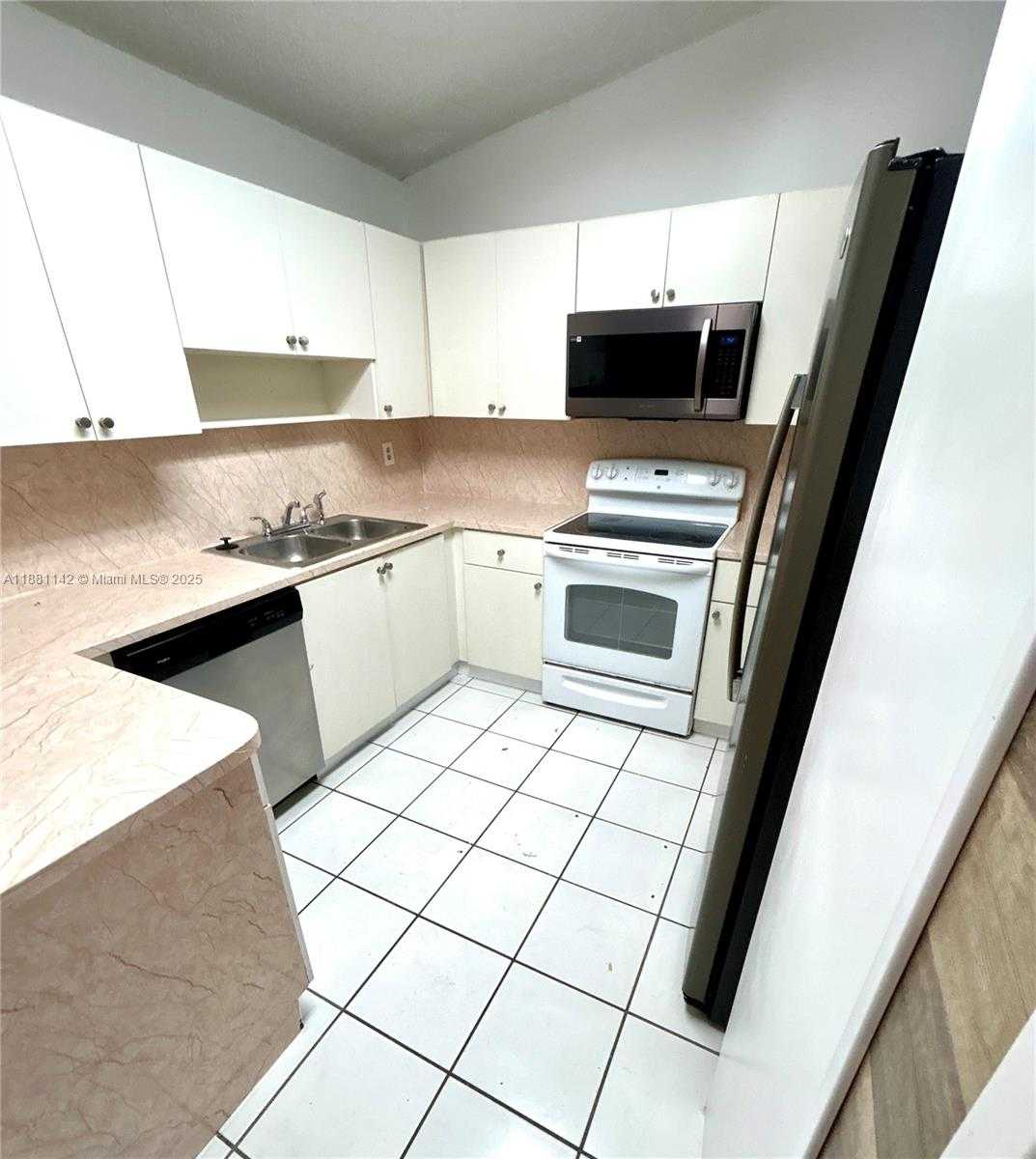 Small Image of 18800 NORTH WEST 84TH AVE, Hialeah Number 6