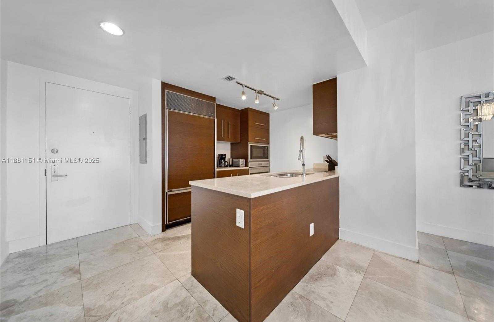 Small Image of 485 BRICKELL AVE #2209, Miami Number 11