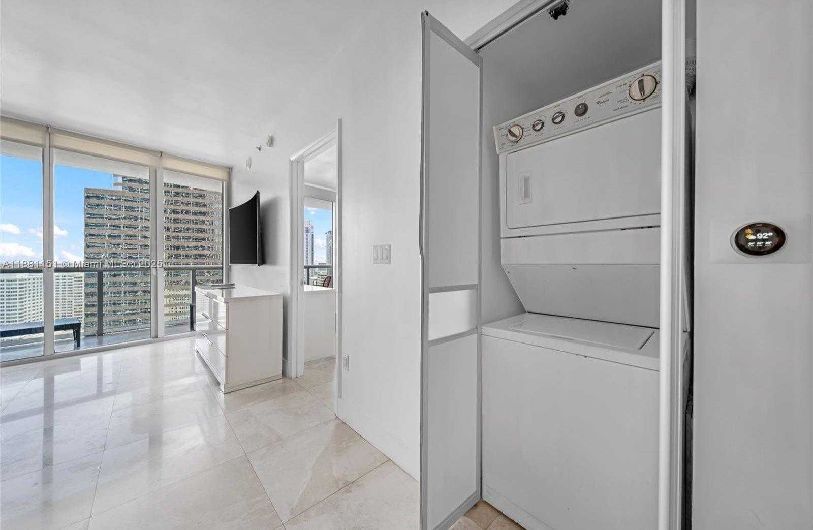 Small Image of 485 BRICKELL AVE #2209, Miami Number 12