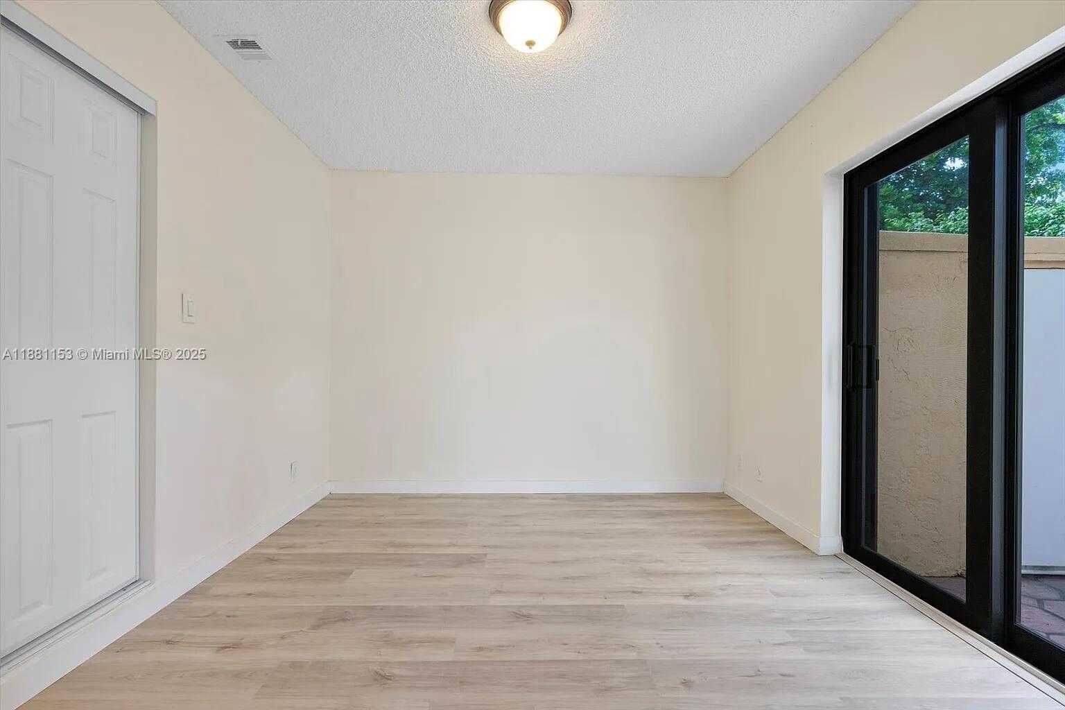 Small Image of 20937 BAY CT #115, Aventura Number 11