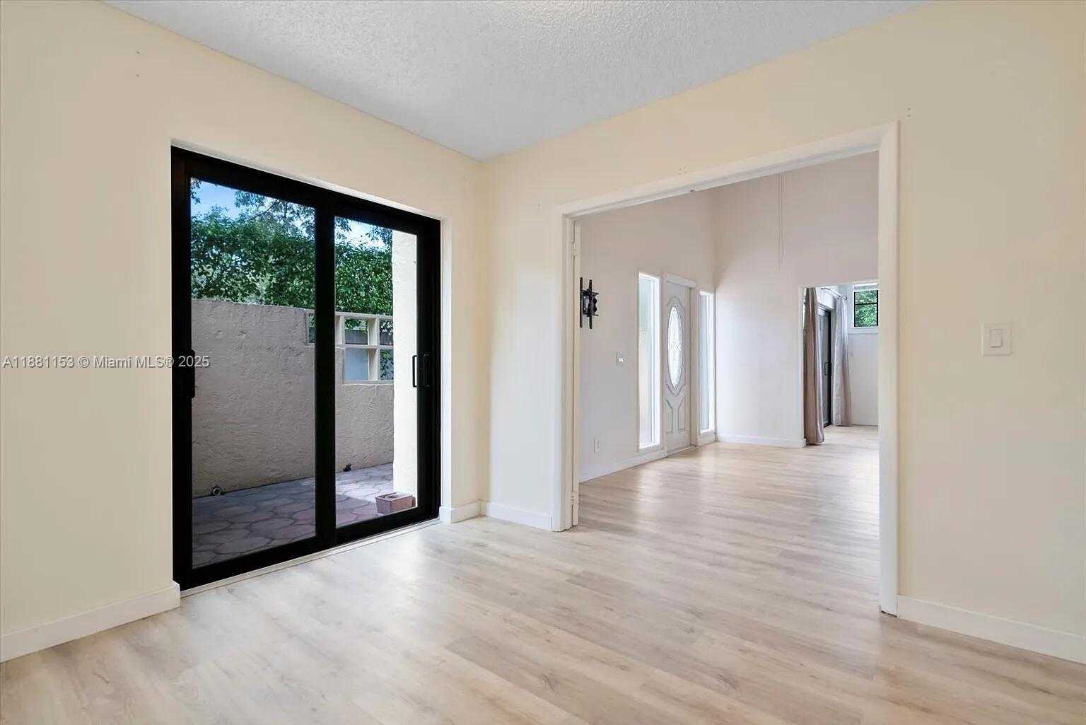 Small Image of 20937 BAY CT #115, Aventura Number 12