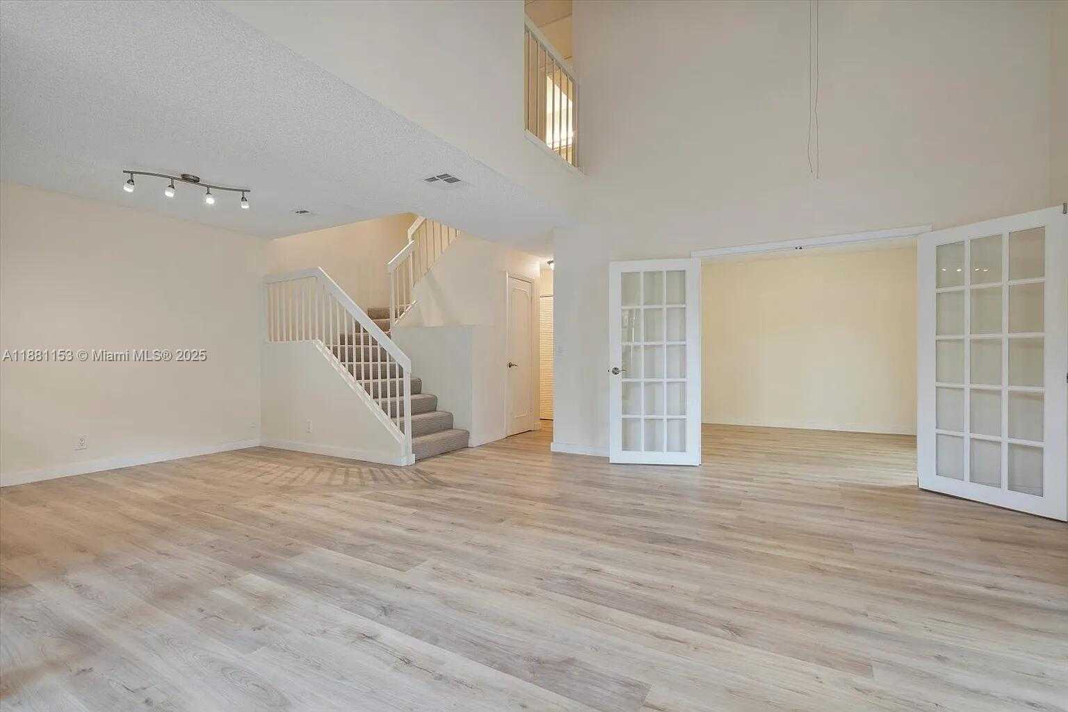 Small Image of 20937 BAY CT #115, Aventura Number 18