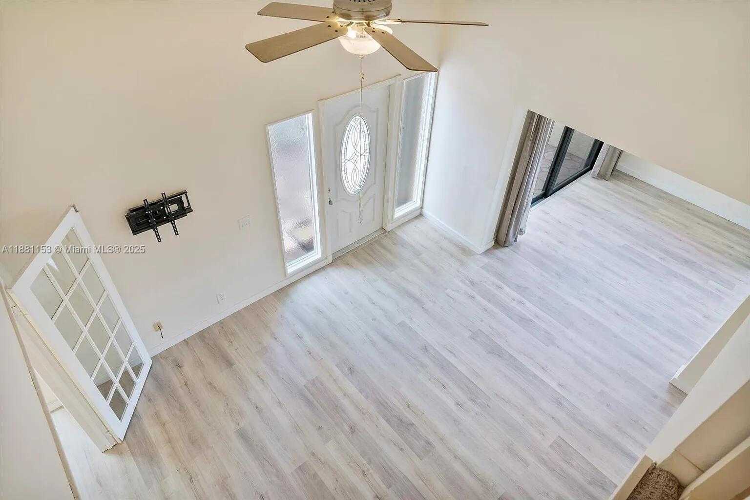 Small Image of 20937 BAY CT #115, Aventura Number 19