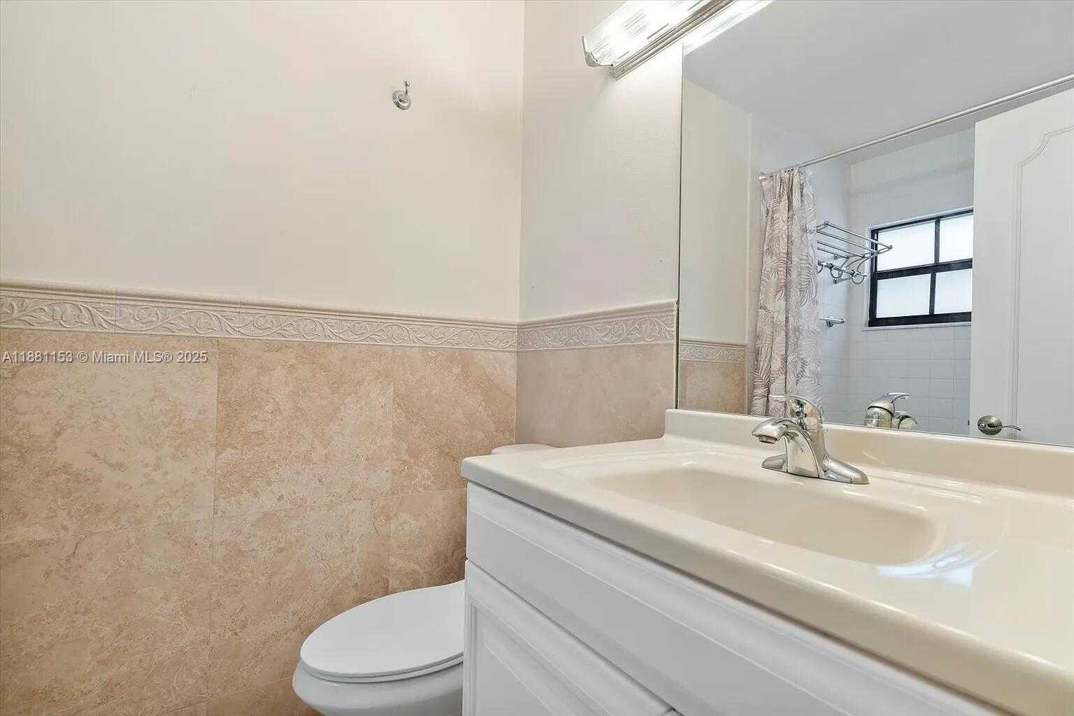 Small Image of 20937 BAY CT #115, Aventura Number 21