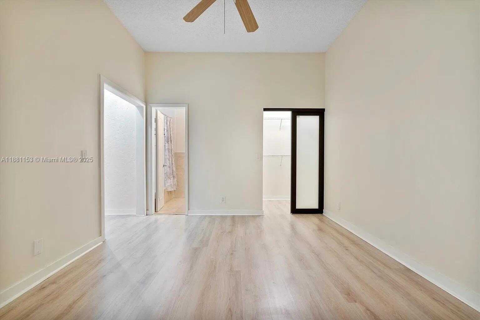 Small Image of 20937 BAY CT #115, Aventura Number 22