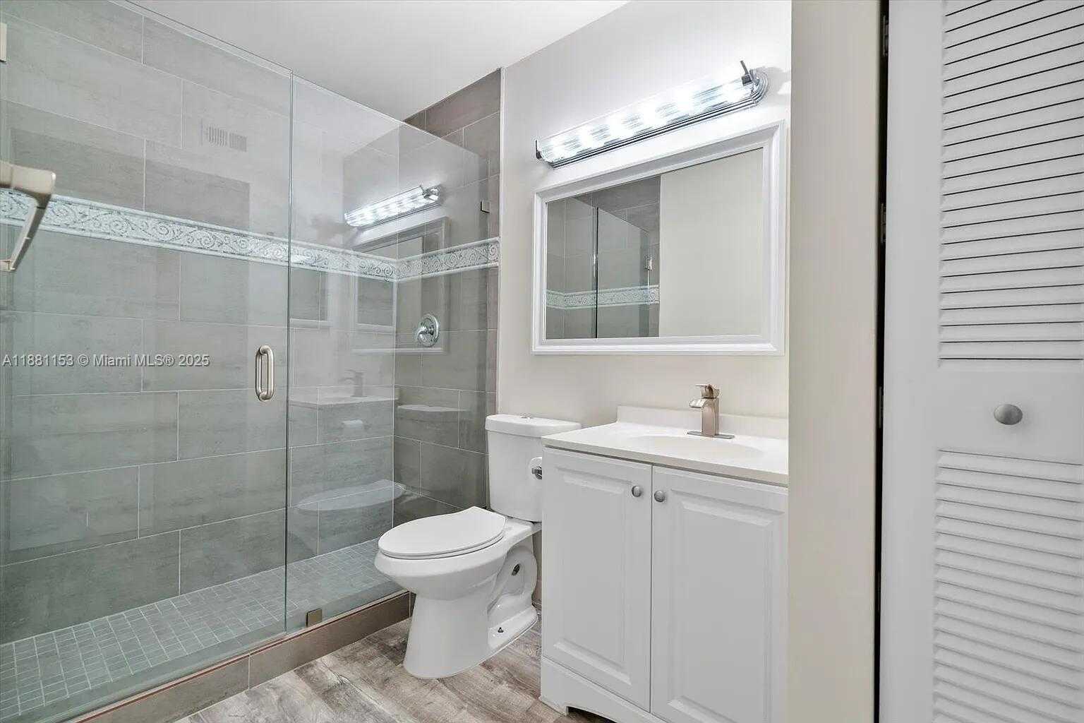 Small Image of 20937 BAY CT #115, Aventura Number 24