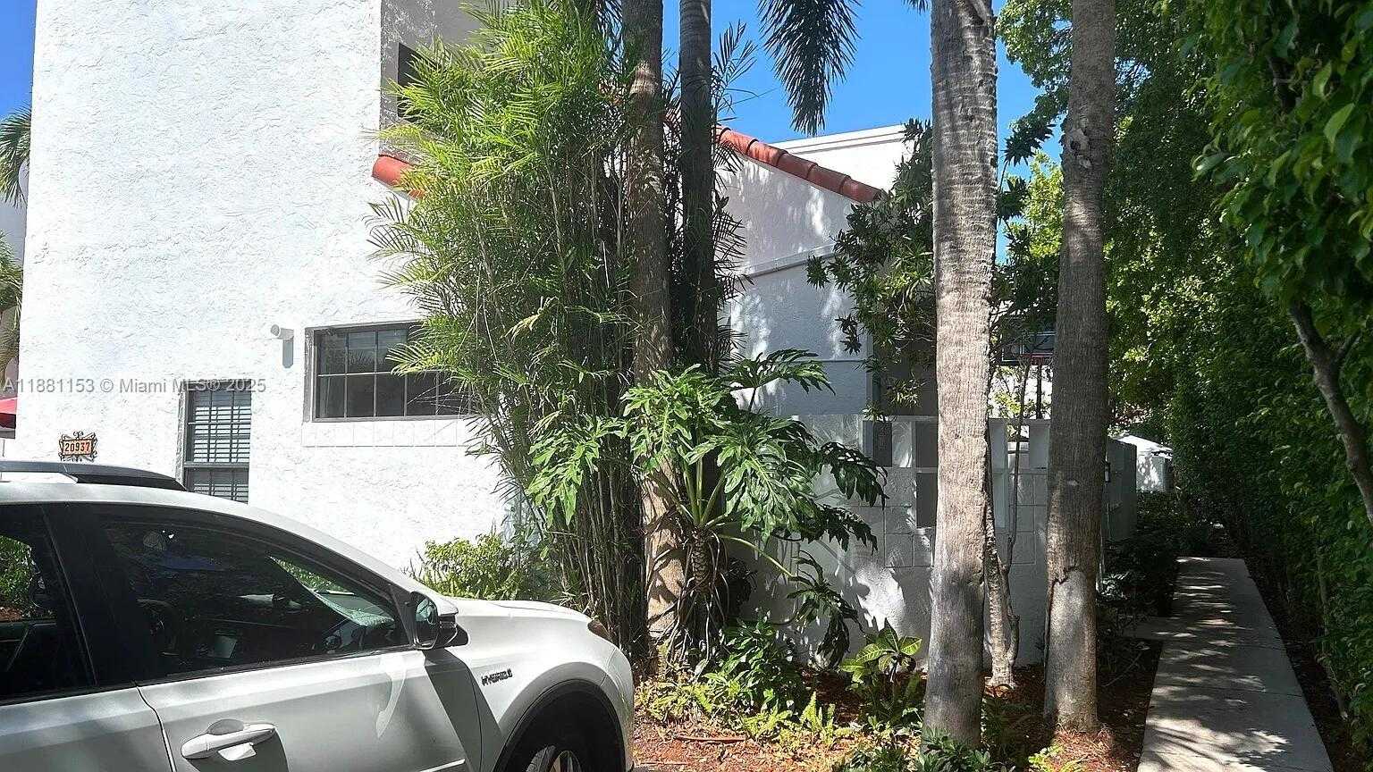 Small Image of 20937 BAY CT #115, Aventura Number 28