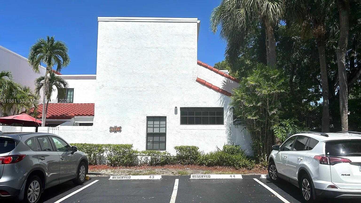 Small Image of 20937 BAY CT #115, Aventura Number 29