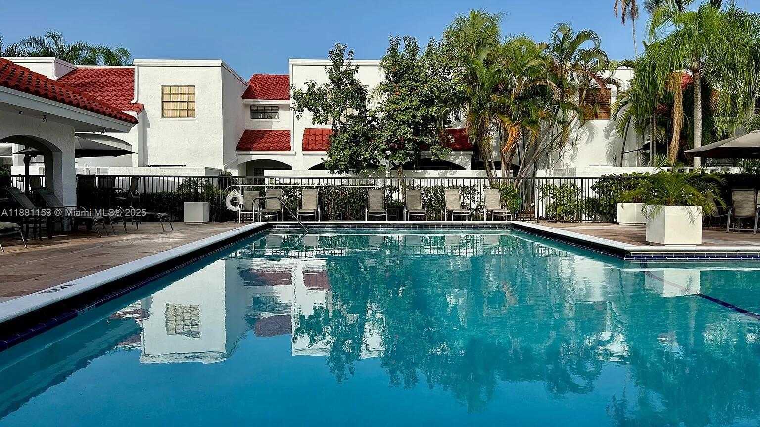 Small Image of 20937 BAY CT #115, Aventura Number 31