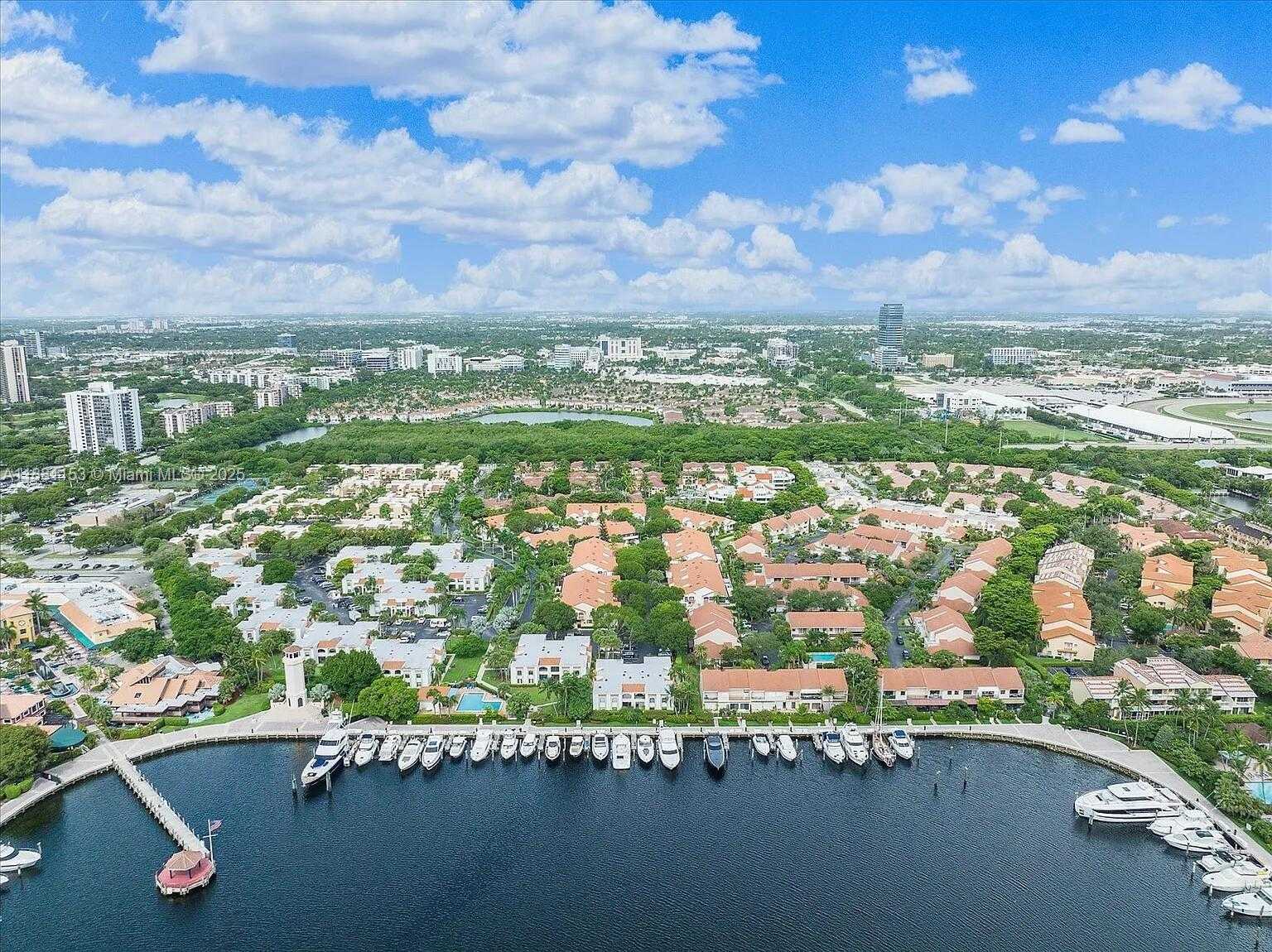 Small Image of 20937 BAY CT #115, Aventura Number 32