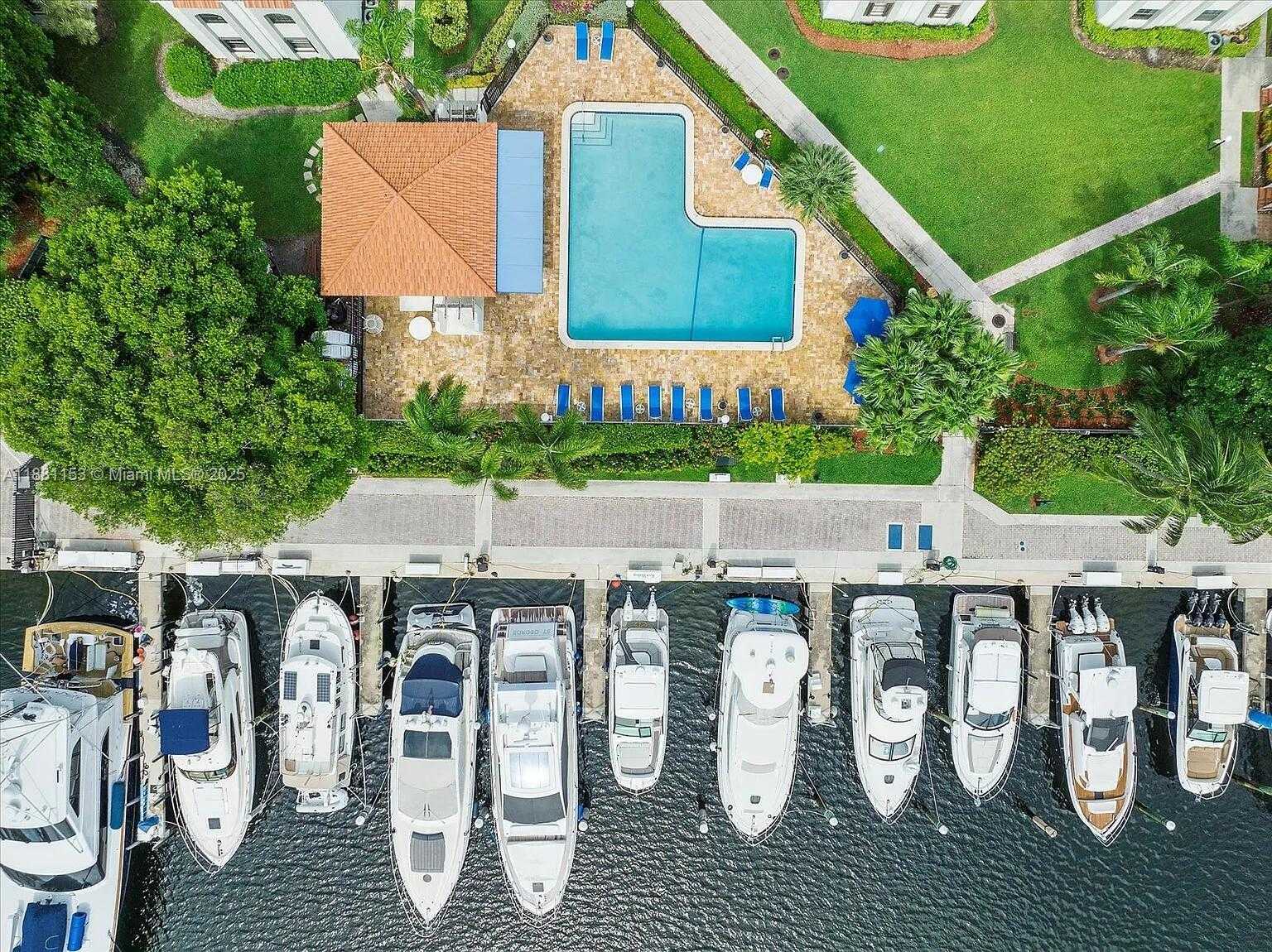 Small Image of 20937 BAY CT #115, Aventura Number 35