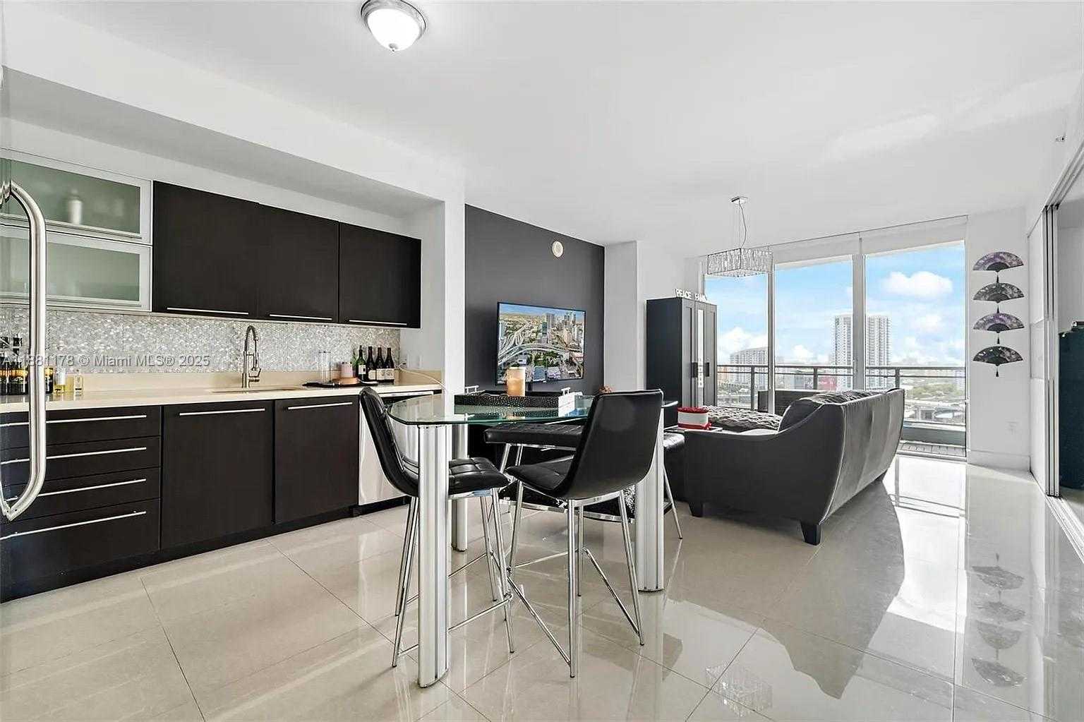 Small Image of 90 SOUTH WEST 3RD ST #1807, Miami Number 11