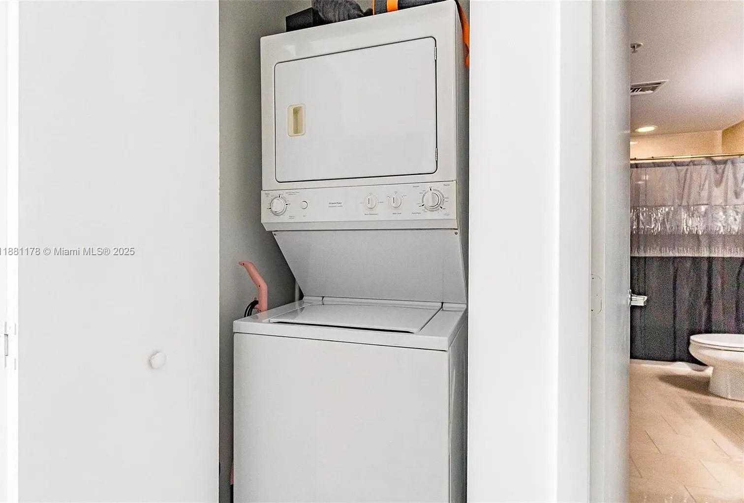 Small Image of 90 SOUTH WEST 3RD ST #1807, Miami Number 14