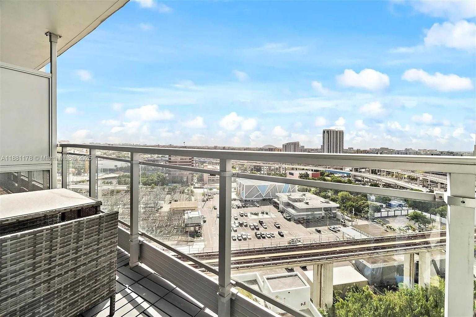 Small Image of 90 SOUTH WEST 3RD ST #1807, Miami Number 16