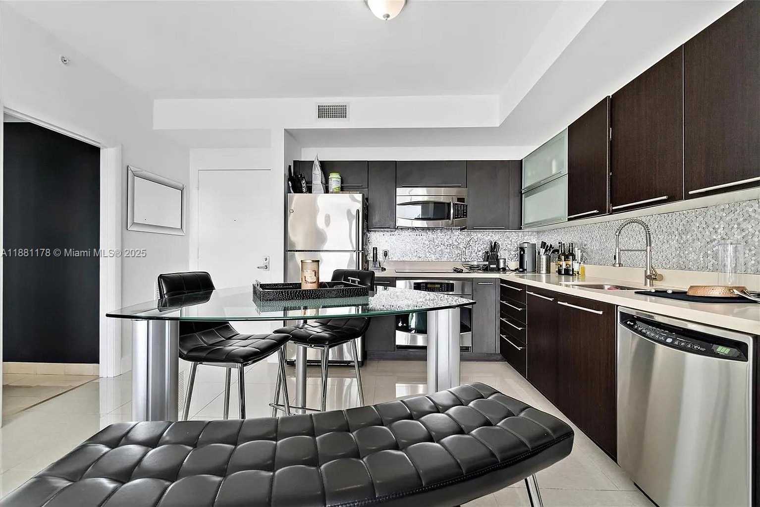 Small Image of 90 SOUTH WEST 3RD ST #1807, Miami Number 20