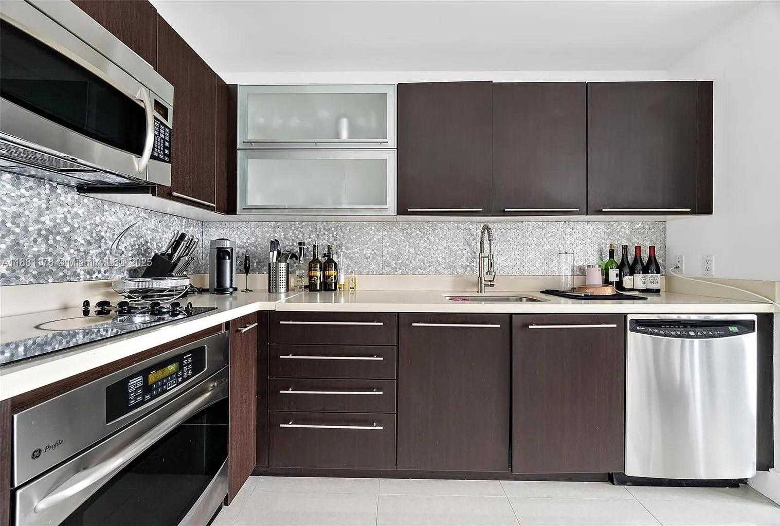 Small Image of 90 SOUTH WEST 3RD ST #1807, Miami Number 21