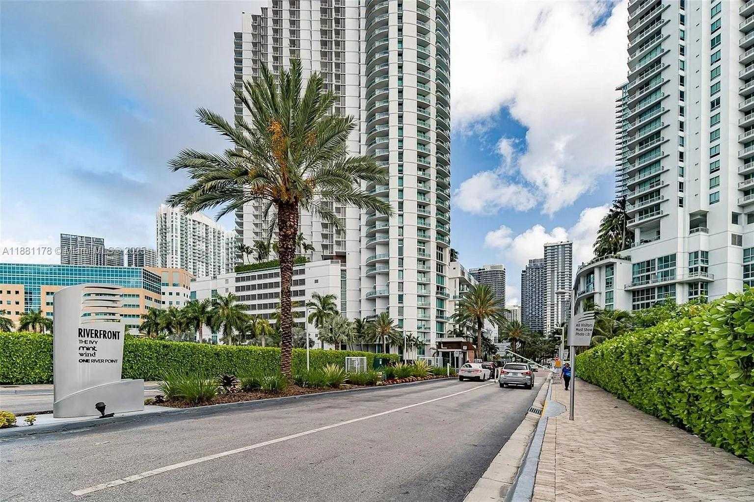 Small Image of 90 SOUTH WEST 3RD ST #1807, Miami Number 28