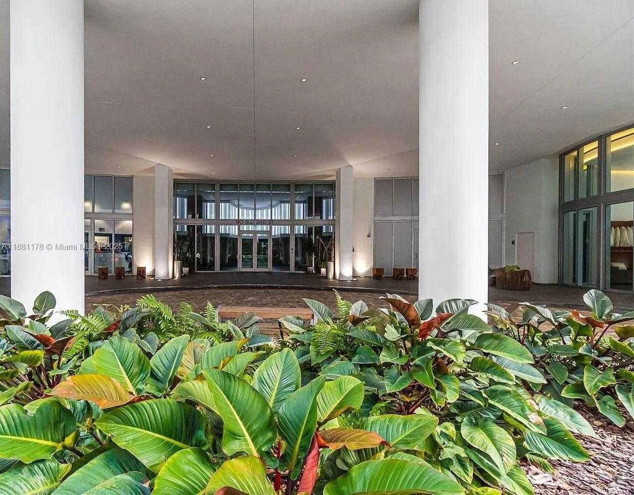 Small Image of 90 SOUTH WEST 3RD ST #1807, Miami Number 38