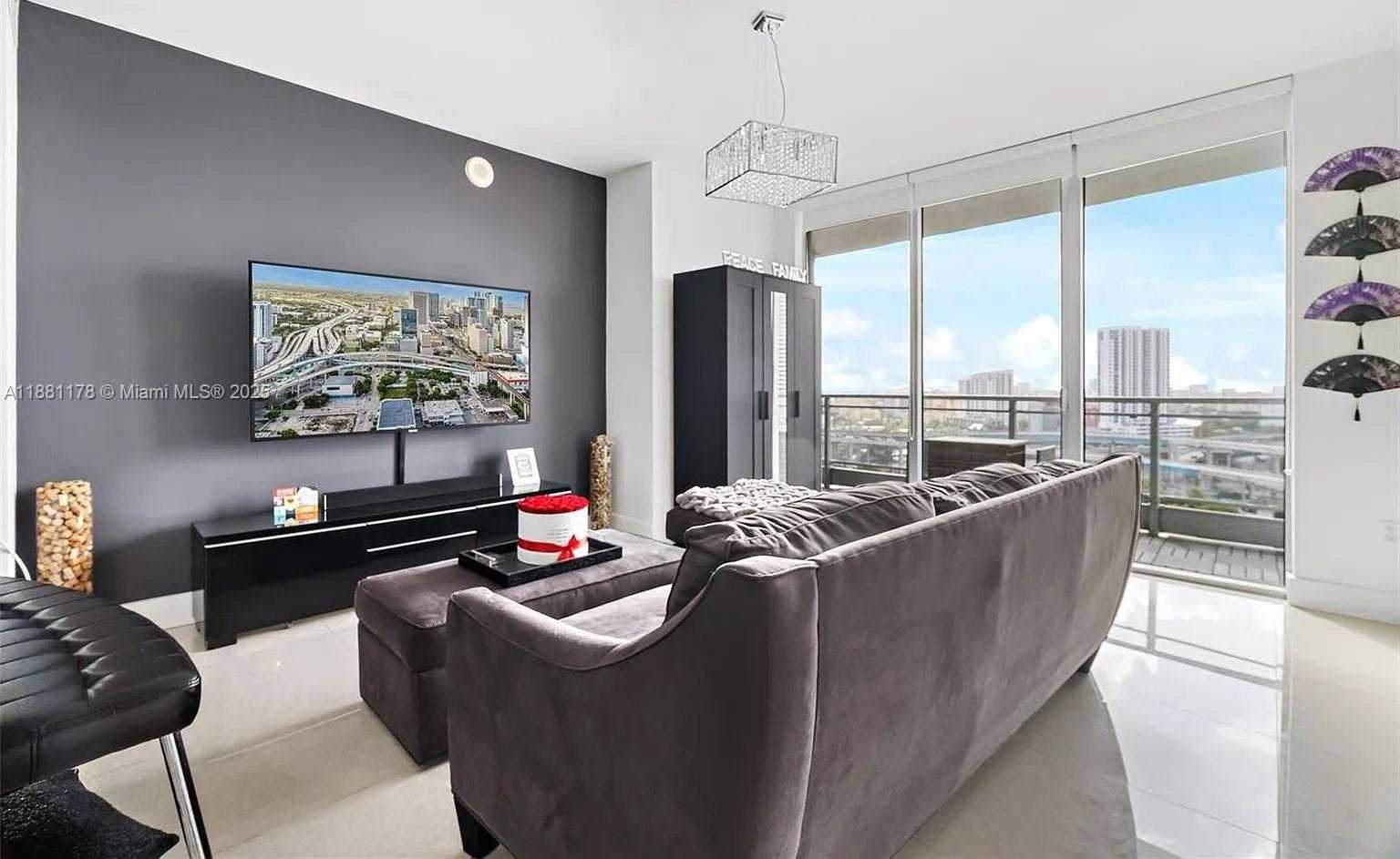 Small Image of 90 SOUTH WEST 3RD ST #1807, Miami Number 4
