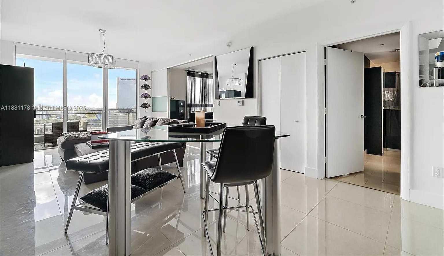 Small Image of 90 SOUTH WEST 3RD ST #1807, Miami Number 5