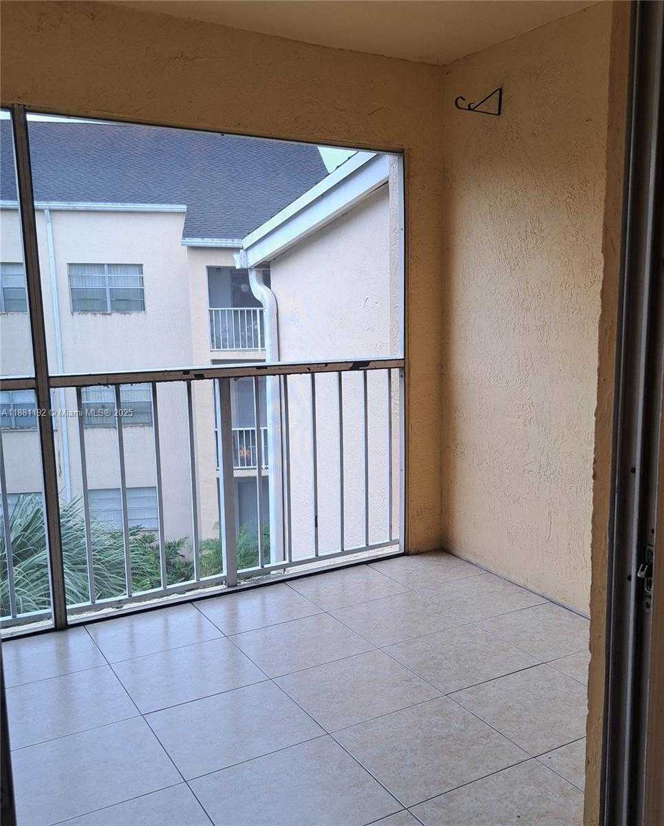 Small Image of 15300 SOUTH WEST 106TH TER #536, Miami Number 16