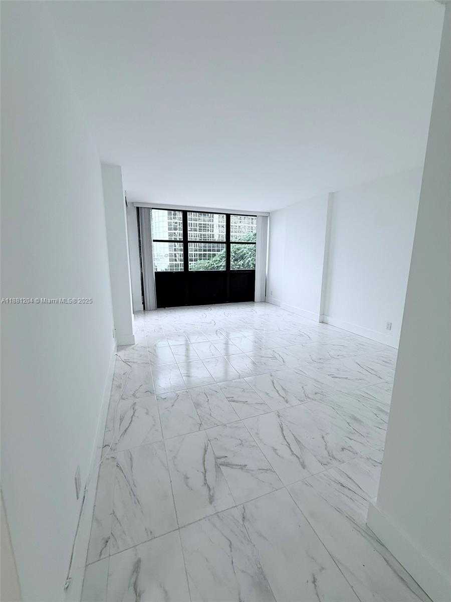 Small Image of 1925 BRICKELL AVE #D610, Miami Number 12