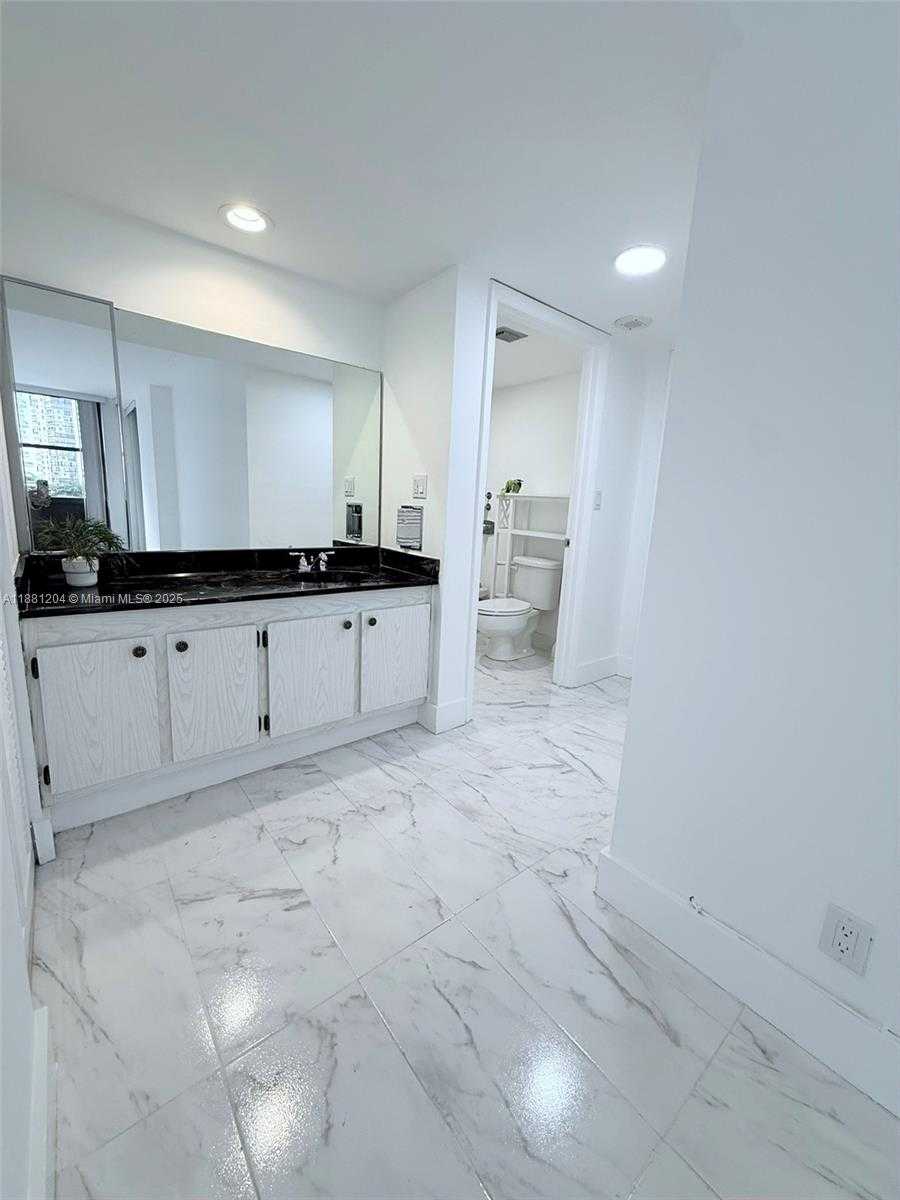 Small Image of 1925 BRICKELL AVE #D610, Miami Number 13