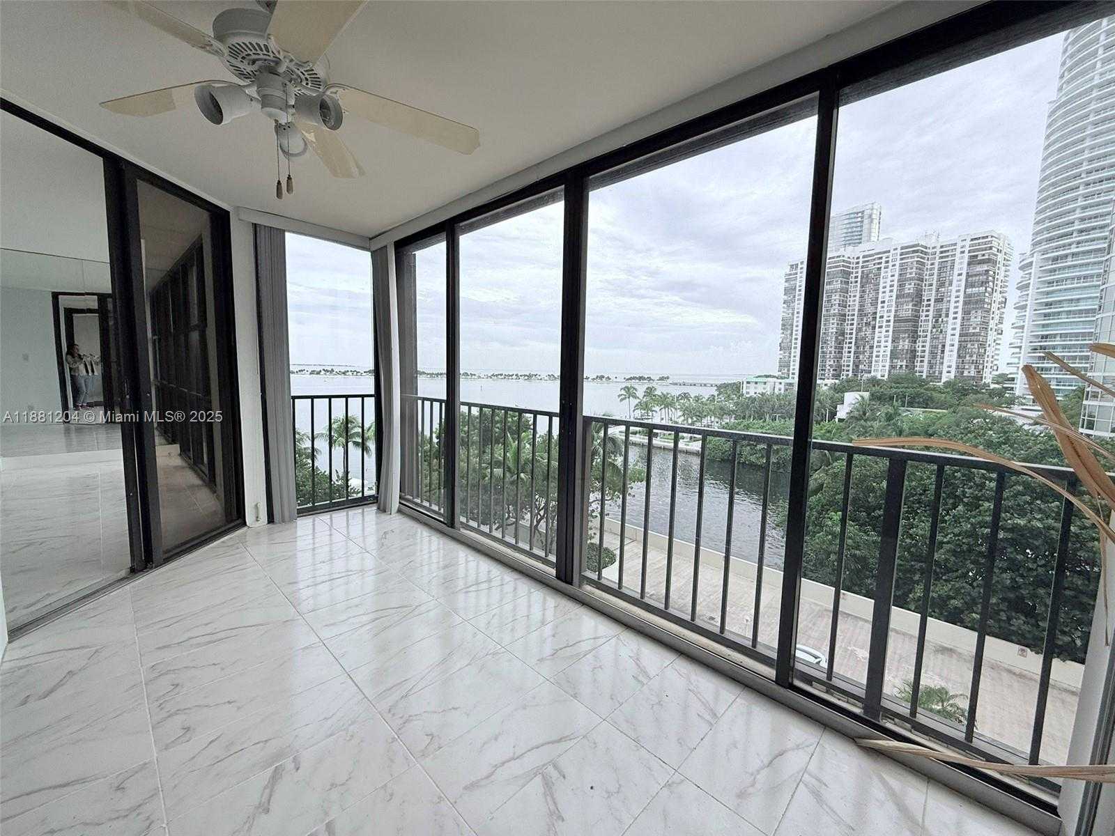 Small Image of 1925 BRICKELL AVE #D610, Miami Number 15