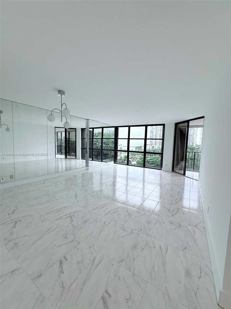 Small Image of 1925 BRICKELL AVE #D610, Miami Number 5