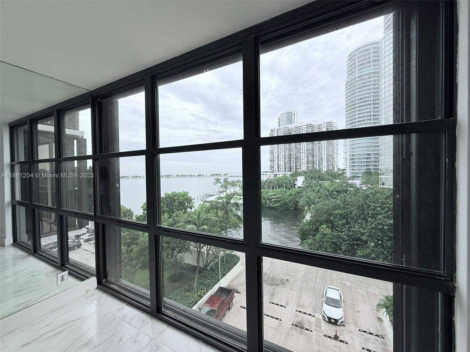 Small Image of 1925 BRICKELL AVE #D610, Miami Number 6