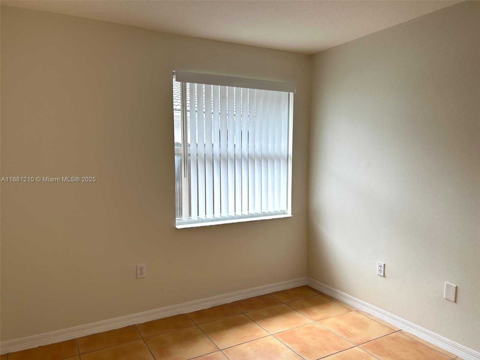 Small Image of 9920 SOUTH WEST 166TH CT, Miami Number 13