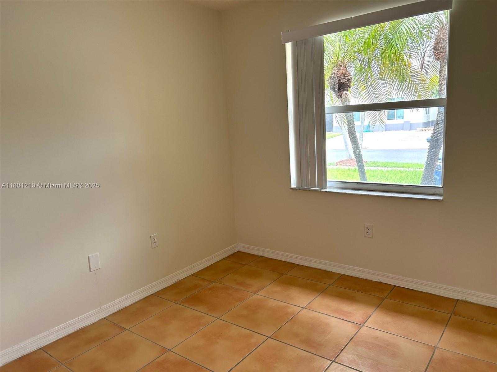 Small Image of 9920 SOUTH WEST 166TH CT, Miami Number 14
