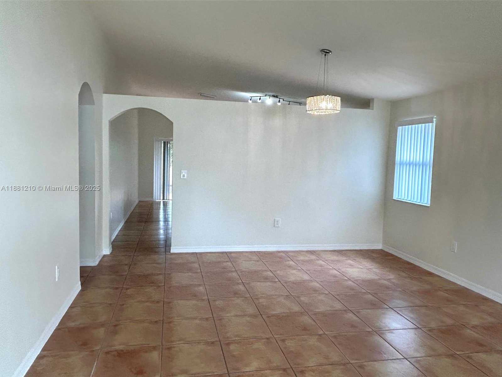 Small Image of 9920 SOUTH WEST 166TH CT, Miami Number 5