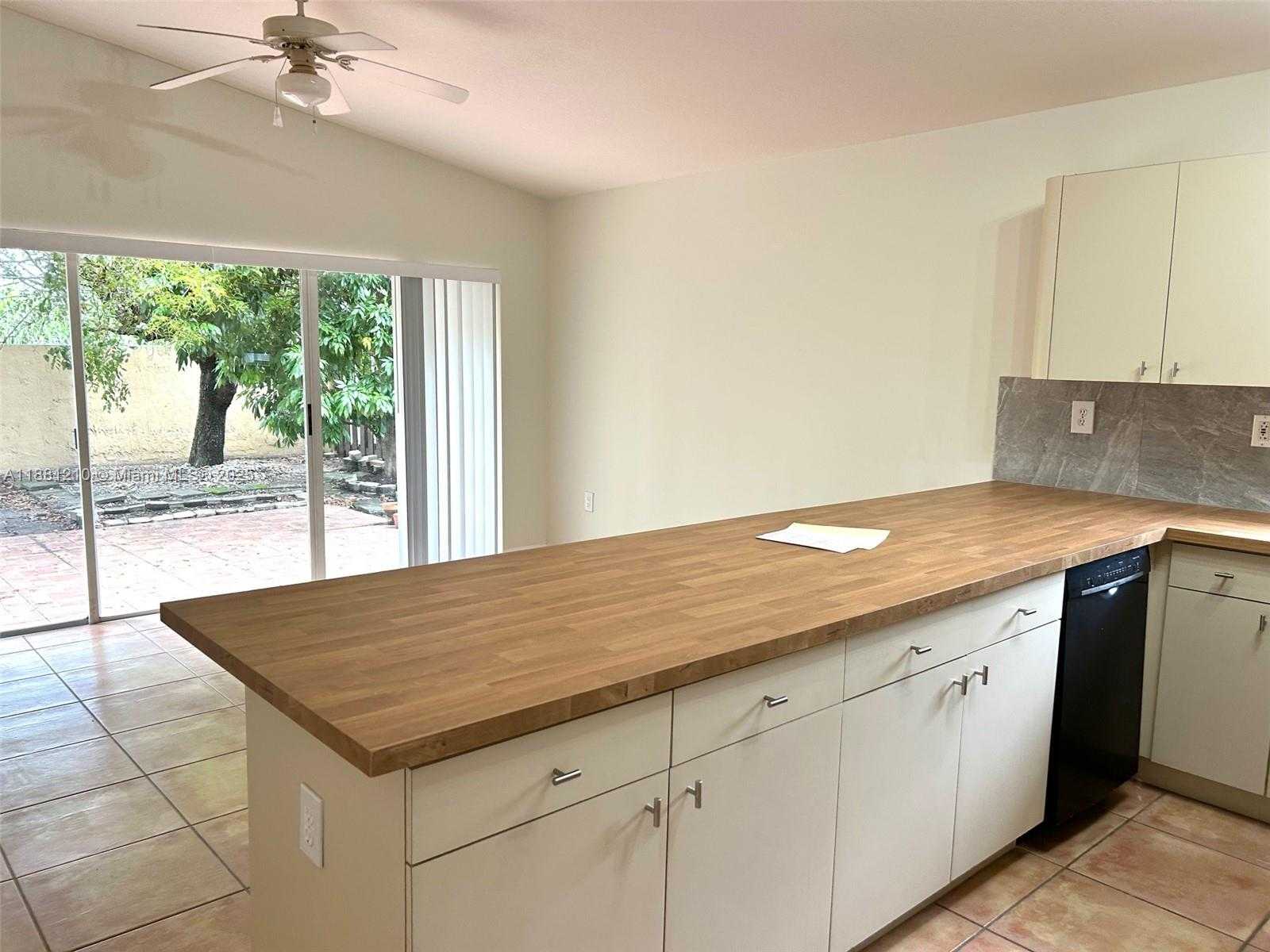 Small Image of 9920 SOUTH WEST 166TH CT, Miami Number 7